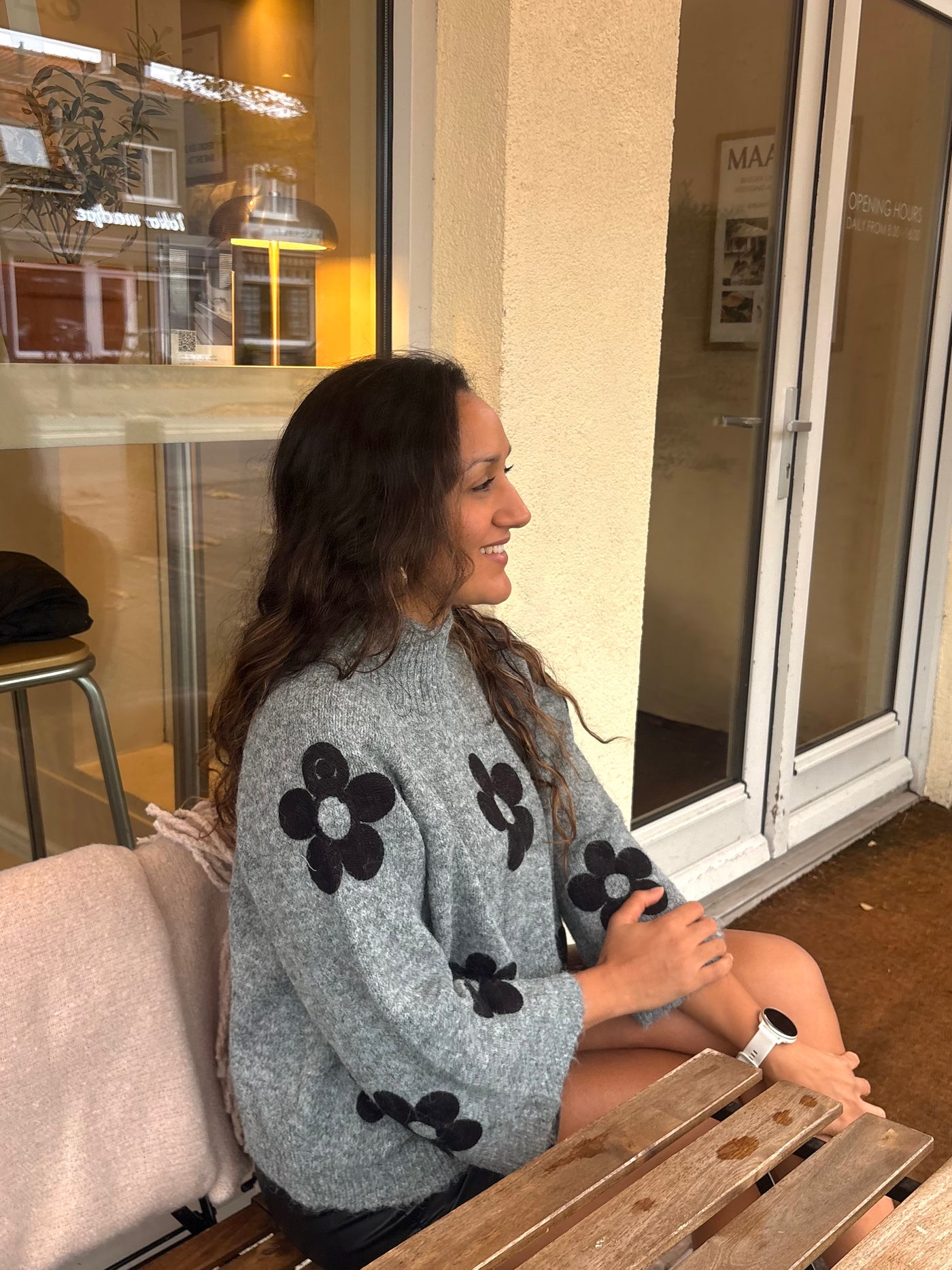 Daisy flower sweater