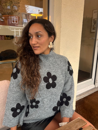 Daisy flower sweater